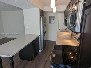 9331 SW 4th St, Unit 221A in Miami, FL - Building Photo - Building Photo