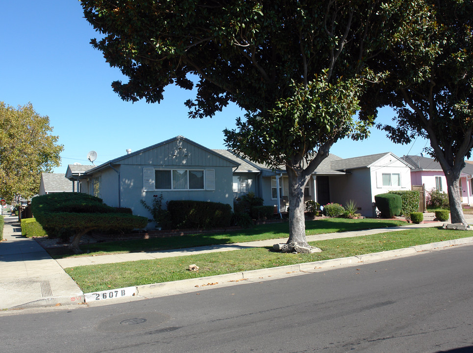 2607 Lowell Ave in Richmond, CA - Foto de edificio