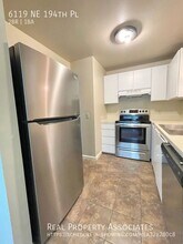 6119 NE 194th Pl in Kenmore, WA - Building Photo - Building Photo