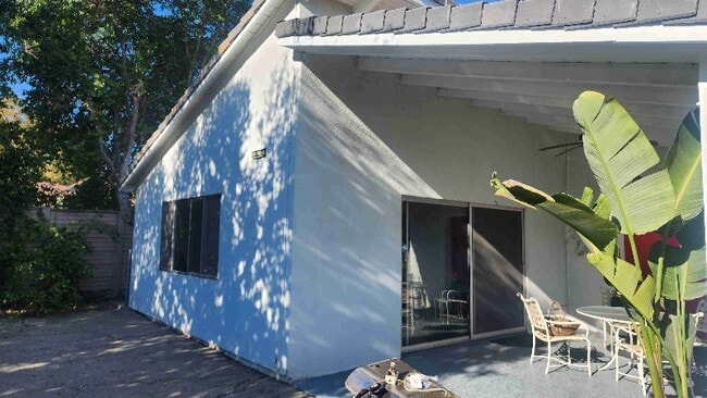 17251 Gresham St in Los Angeles, CA - Building Photo - Building Photo