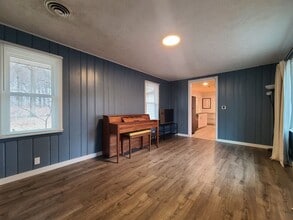 5603 Interlochen Rd in Coloma, MI - Building Photo - Building Photo