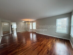 2131 Aberdeen Ct in Hanover Park, IL - Building Photo - Building Photo