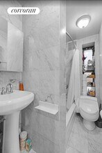 55 Barrow St in New York, NY - Building Photo - Building Photo