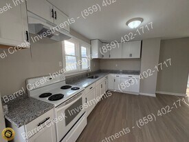 218 S Gatewood St in Lawrenceburg, KY - Building Photo