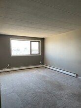 Avonhurst in Regina, SK - Building Photo - Building Photo