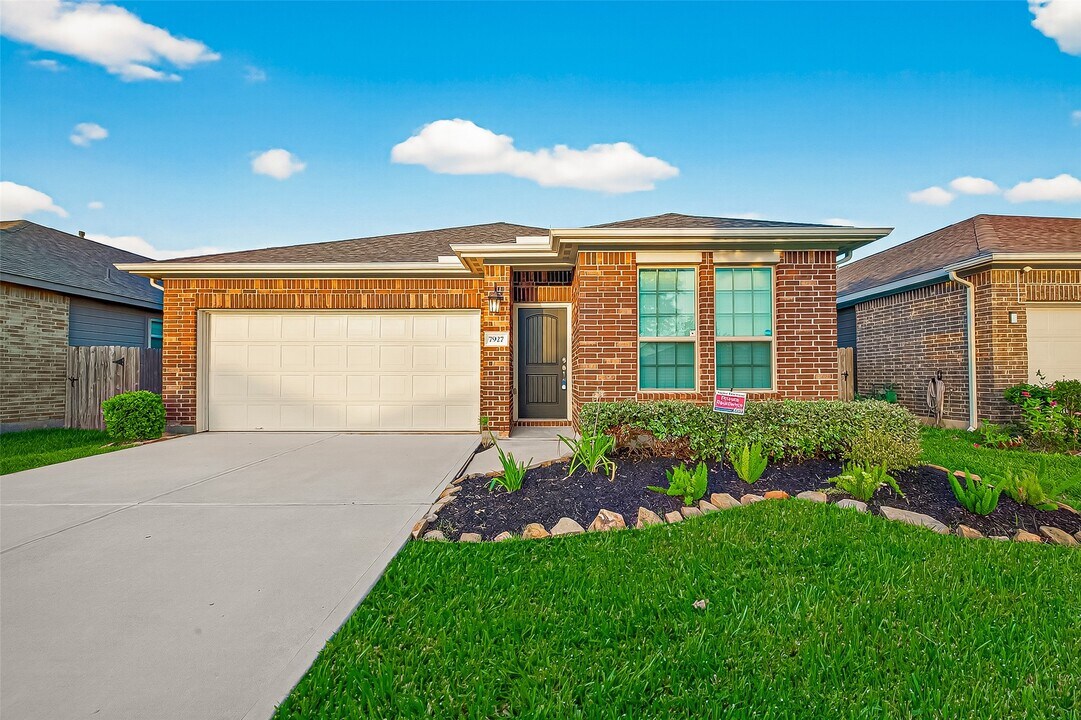 7927 Tindarey Maple Trace in Richmond, TX - Building Photo
