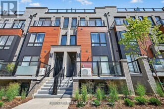 165 Tapscott Rd in Toronto, ON - Building Photo - Building Photo