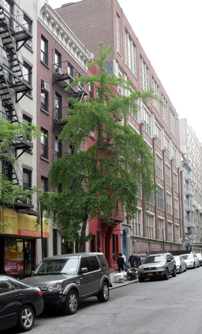 236 E 24th St in New York, NY - Foto de edificio - Building Photo