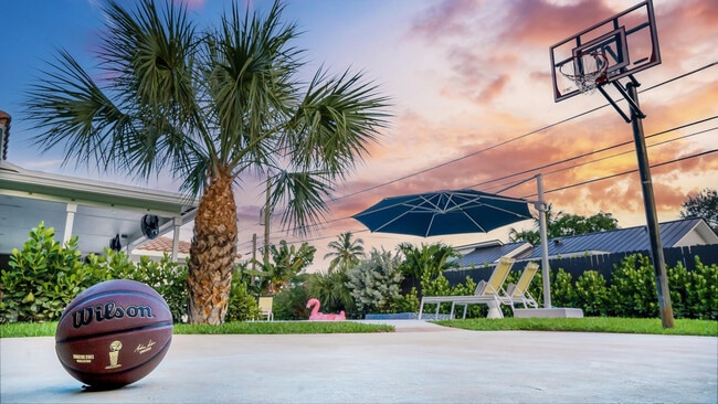 518 Sunshine Dr in Delray Beach, FL - Building Photo - Building Photo