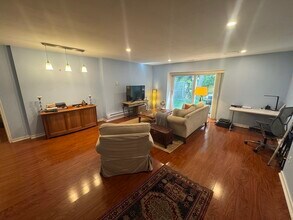 46 Ober Rd in Newton, MA - Building Photo - Building Photo