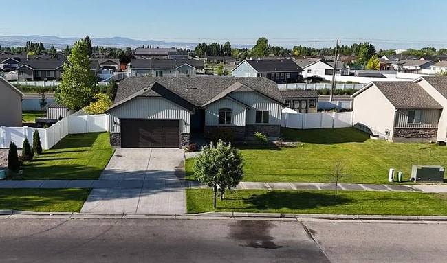 3762 Marble Dr in Idaho Falls, ID - Building Photo - Building Photo