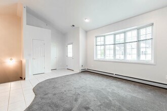 26 Sarah Ct in Amityville, NY - Building Photo - Building Photo