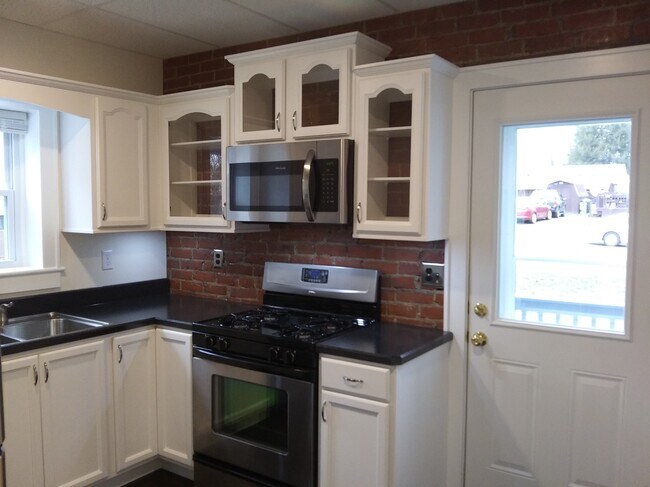 525 N Elmer Ave in Sayre, PA - Building Photo - Building Photo