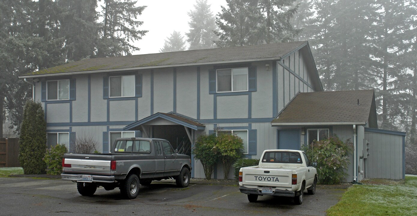 12113 114th Avenue Ct E in Puyallup, WA - Building Photo