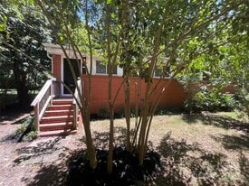 1744 Academy St in Charlotte, NC - Building Photo