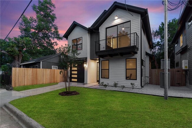 2213 Santa Rosa St in Austin, TX - Building Photo - Building Photo