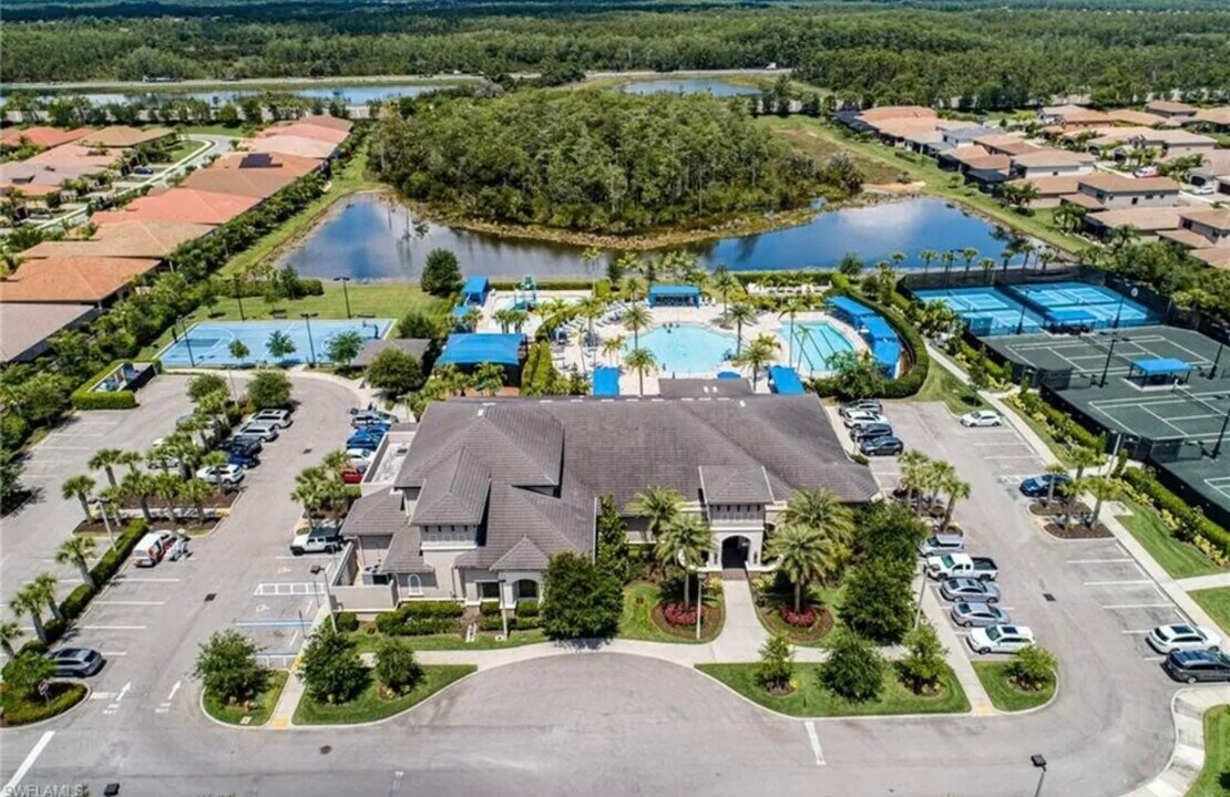 11724 Lakewood Preserve Pl in Ft. Myers, FL - Building Photo