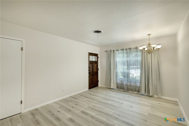 6218 Brookside Dr in Austin, TX - Foto de edificio - Building Photo