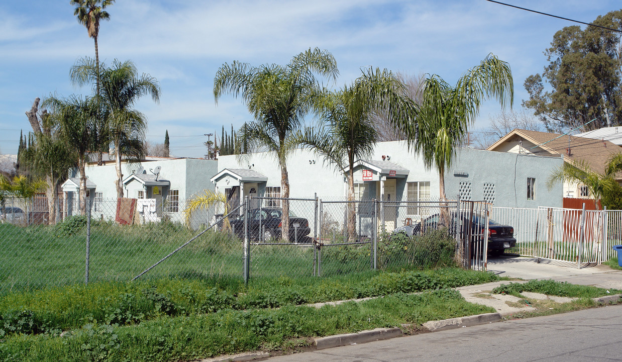 1228 Sepulveda Ave in San Bernardino, CA - Foto de edificio