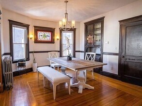 56 Larchmont St, Unit 1 in Boston, MA - Foto de edificio - Building Photo