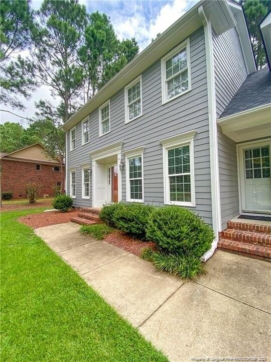 7650 Spurge Dr in Fayetteville, NC - Foto de edificio