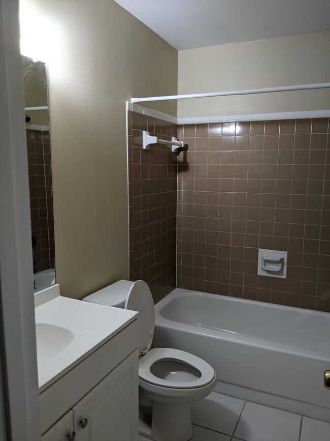 1001 Abada Ct NE in Palm Bay, FL - Building Photo - Building Photo