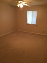 2388 Lawrenceville Hwy, Unit Room for Rent in Decatur, GA - Foto de edificio - Building Photo