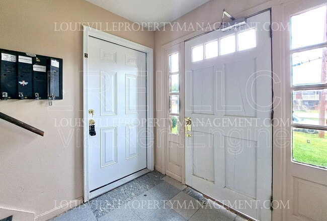 2908 Brinkey Way in Louisville, KY - Building Photo - Building Photo
