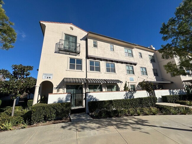 26266 Prima Way in Santa Clarita, CA - Building Photo - Building Photo