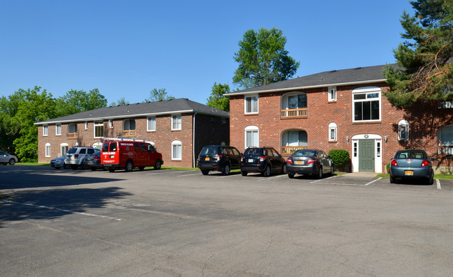 Paradise Lane Apartments in Tonawanda, NY - Building Photo - Building Photo