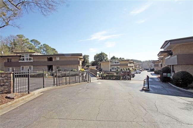 property at 346 Carpenter Dr NE