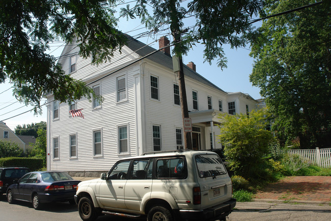 46 Middle St in Newburyport, MA - Building Photo - Building Photo