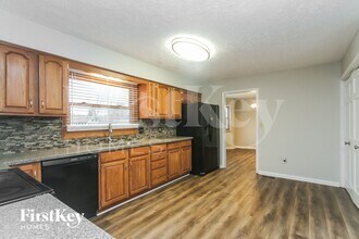 458 Pebble Way in Greenwood, IN - Building Photo - Building Photo