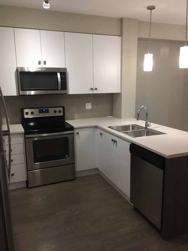 1958-1958 N Parallel Rd in Abbotsford, BC - Building Photo - Building Photo