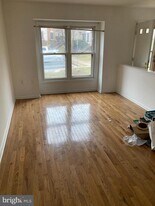 14193 Royal Oak Ln in Centreville, VA - Building Photo