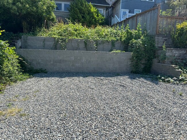 5231 12th Ave NE, Unit Upstairs in Seattle, WA - Foto de edificio - Building Photo