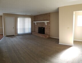 1277 Robbins Run Ct in Dayton, OH - Building Photo - Building Photo