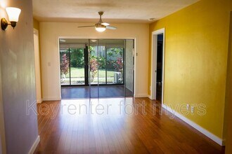 4779 Lakewood Blvd in Naples, FL - Foto de edificio - Building Photo