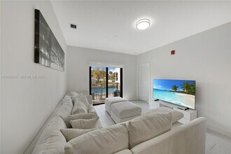 8167 NW 41st St in Doral, FL - Building Photo - Building Photo