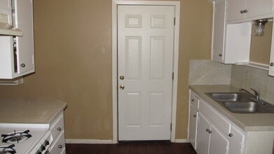 5612 44th St in Lubbock, TX - Building Photo - Building Photo