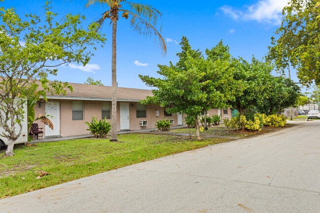 804 NW 2nd Ave in Fort Lauderdale, FL - Building Photo - Building Photo