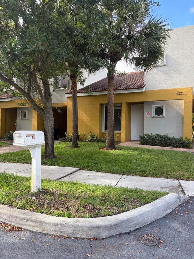 4171 Gulfstream Rd in Lake Worth Beach, FL - Building Photo - Building Photo