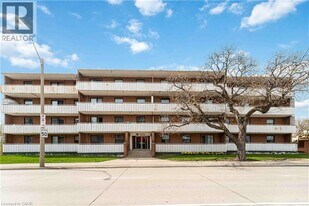269 Parkdale Ave N in Hamilton, ON - Building Photo