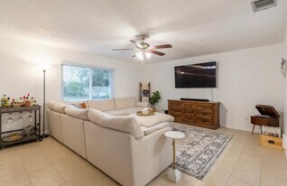 1447 Caribbean Dr in Melbourne, FL - Building Photo