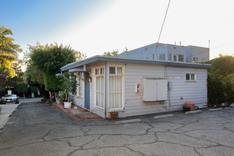 8613 Rugby Dr in West Hollywood, CA - Building Photo - Building Photo