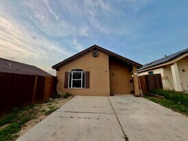 410 Gage Loop in Laredo, TX - Building Photo