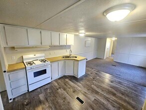 300 Medary Ave S in Brookings, SD - Building Photo - Building Photo