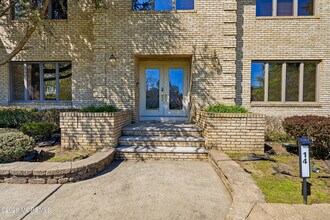 14 Kastor Ln in West Long Branch, NJ - Building Photo - Building Photo