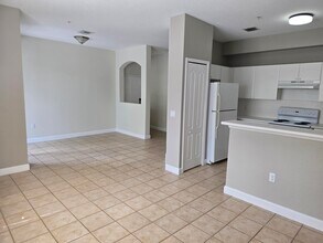 1011 Shoma Dr in Royal Palm Beach, FL - Building Photo - Building Photo