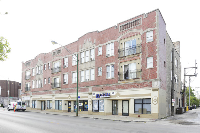 5833-5845 W Division St in Chicago, IL - Building Photo - Building Photo